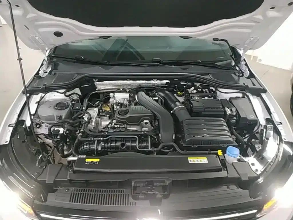 2025 Golf 300TSI R-Line — миниатюра 20