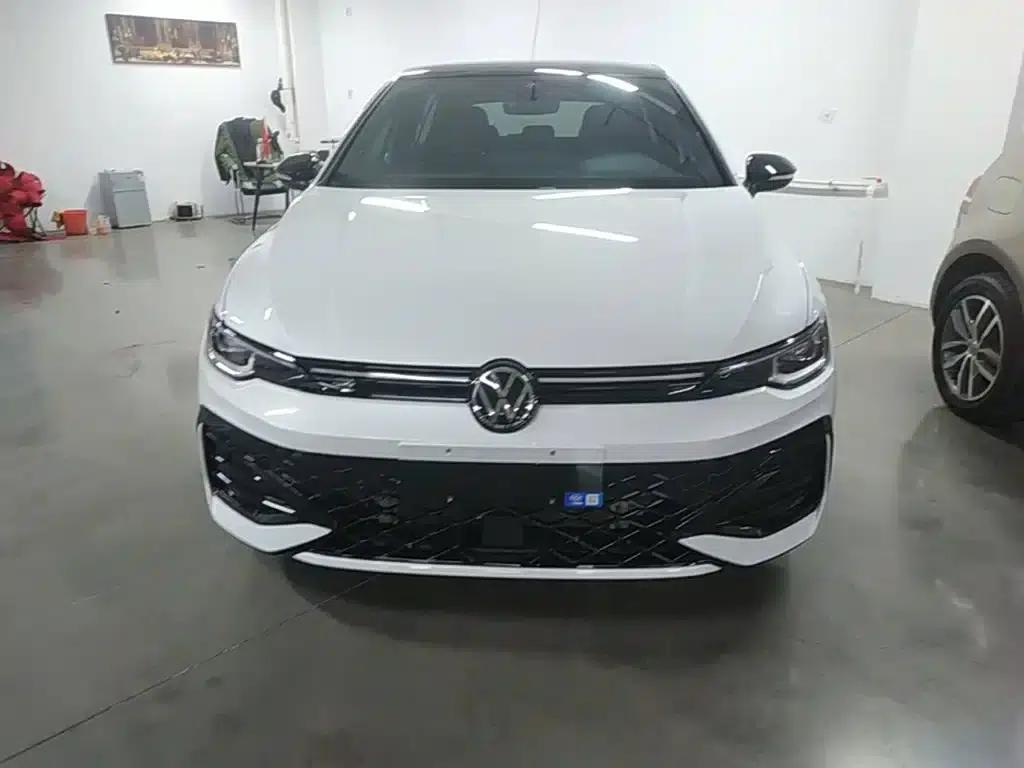 2025 Golf 300TSI R-Line — миниатюра 3
