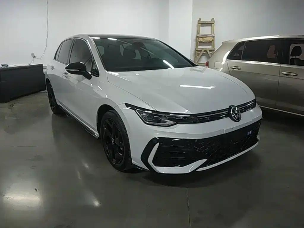 2025 Golf 300TSI R-Line — миниатюра 4