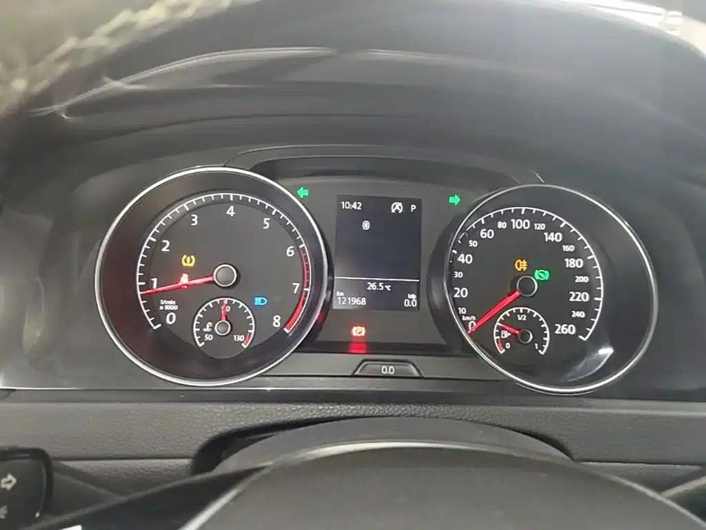 2018 Golf 230TSI Automatic Luxury — миниатюра 12