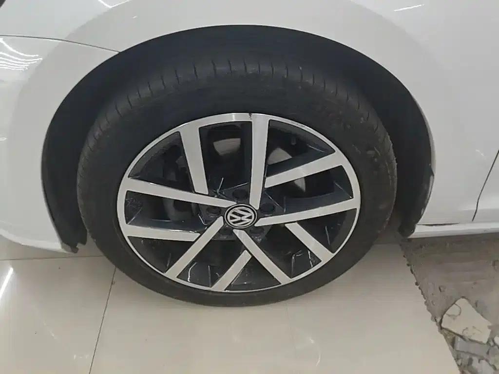 2018 Golf 230TSI Automatic Luxury — миниатюра 23