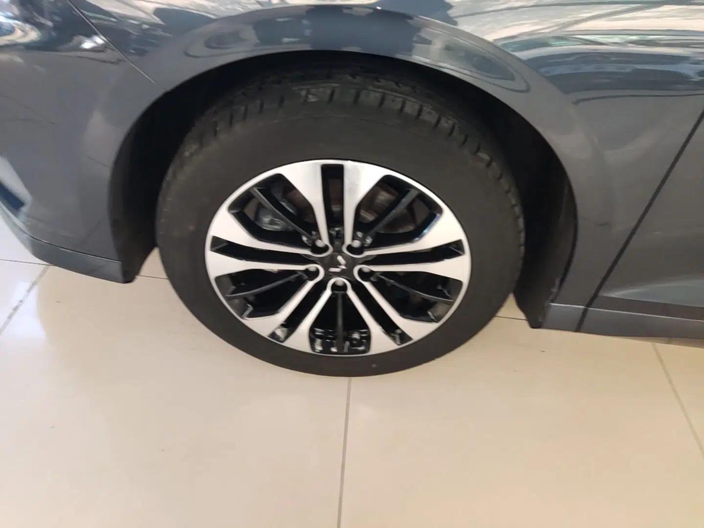 Wuling Victory 2020 1.5T CVT Flagship Edition — миниатюра 10