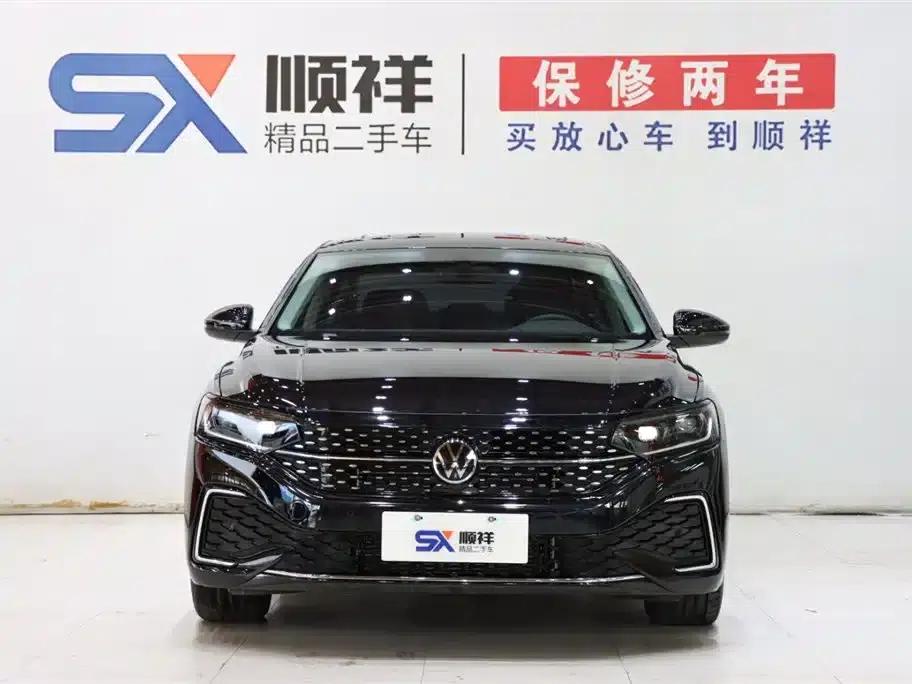 2025 Volkswagen Passat 330TSI Elite Edition — миниатюра 2
