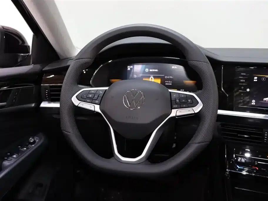 2025 Volkswagen Passat 330TSI Elite Edition — миниатюра 12
