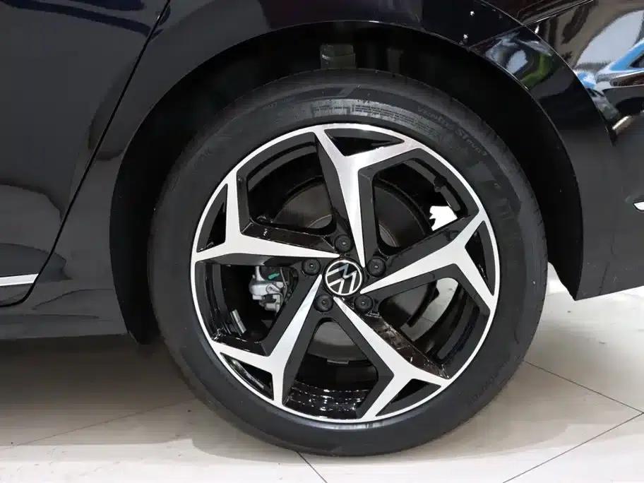 2025 Volkswagen Passat 330TSI Elite Edition — миниатюра 16