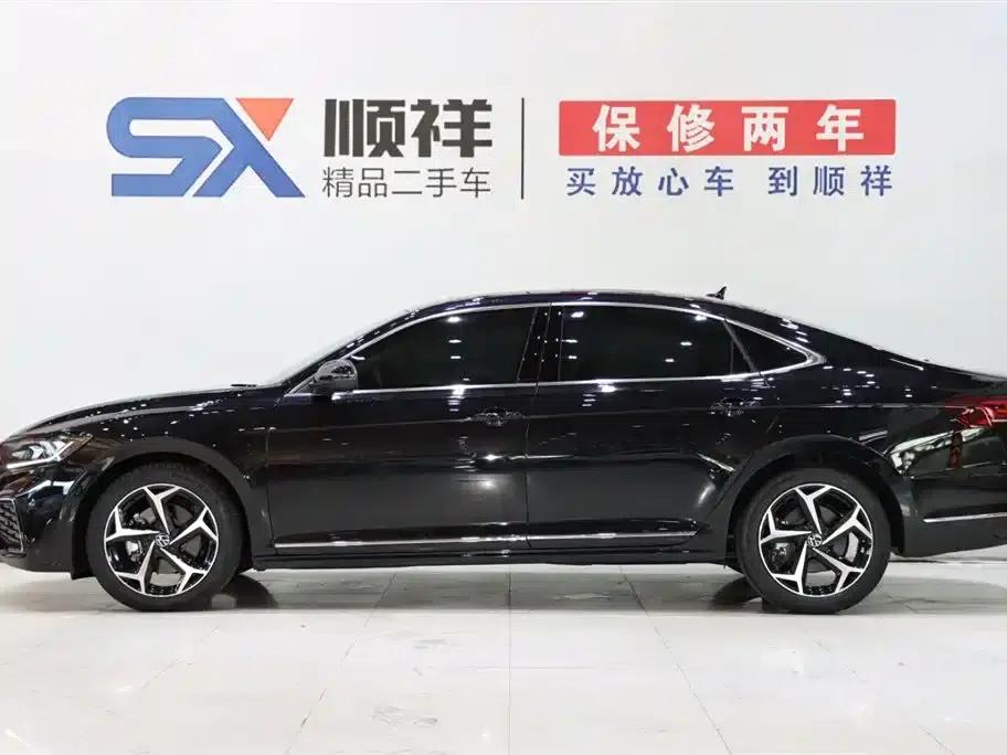 2025 Volkswagen Passat 330TSI Elite Edition — миниатюра 4