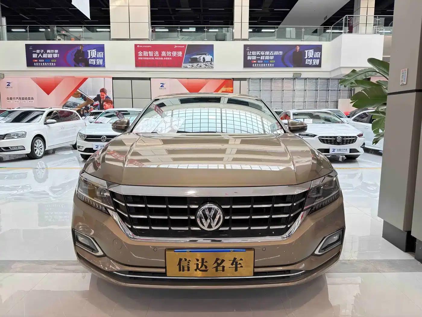 2020 Volkswagen Passat 330TSI Luxury Edition (China VI Emission Standard) — миниатюра 2