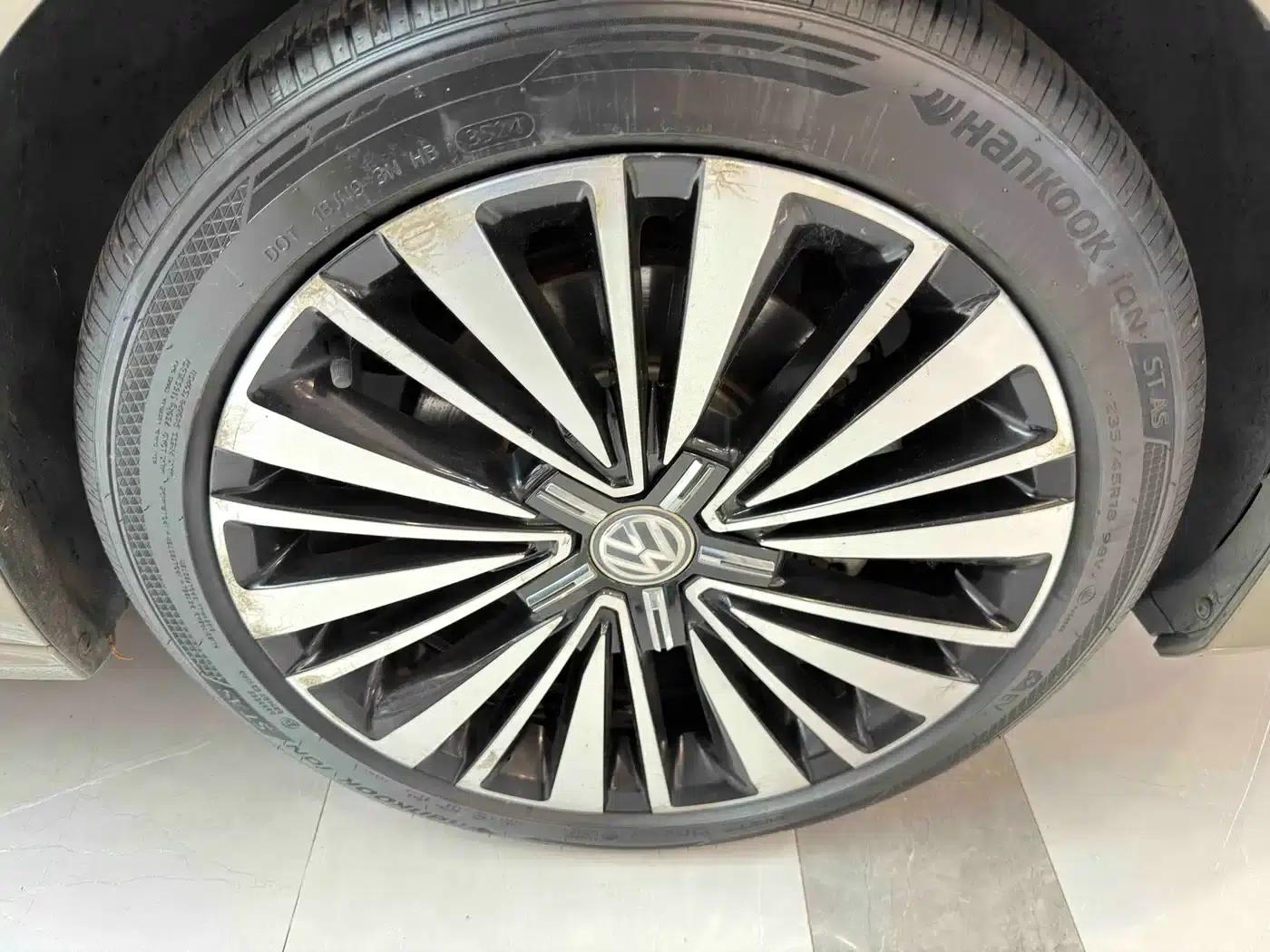 2020 Volkswagen Passat 330TSI Luxury Edition (China VI Emission Standard) — миниатюра 17