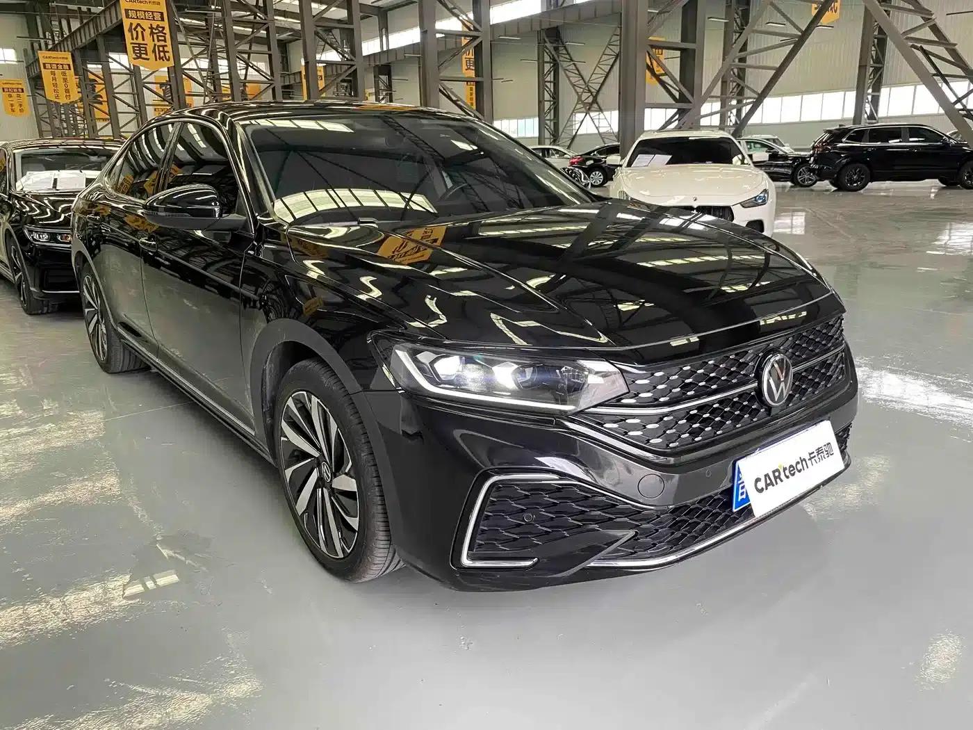2022 Volkswagen Passat 330TSI Starry Sky Elite Edition — миниатюра 3