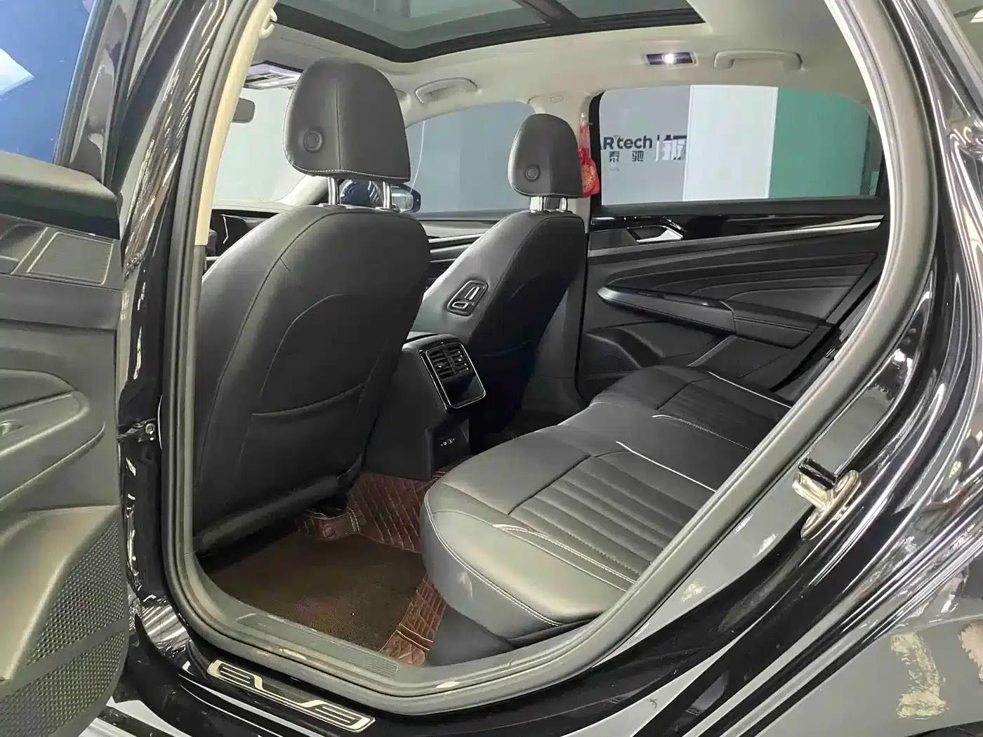 2022 Volkswagen Passat 330TSI Starry Sky Elite Edition — миниатюра 7