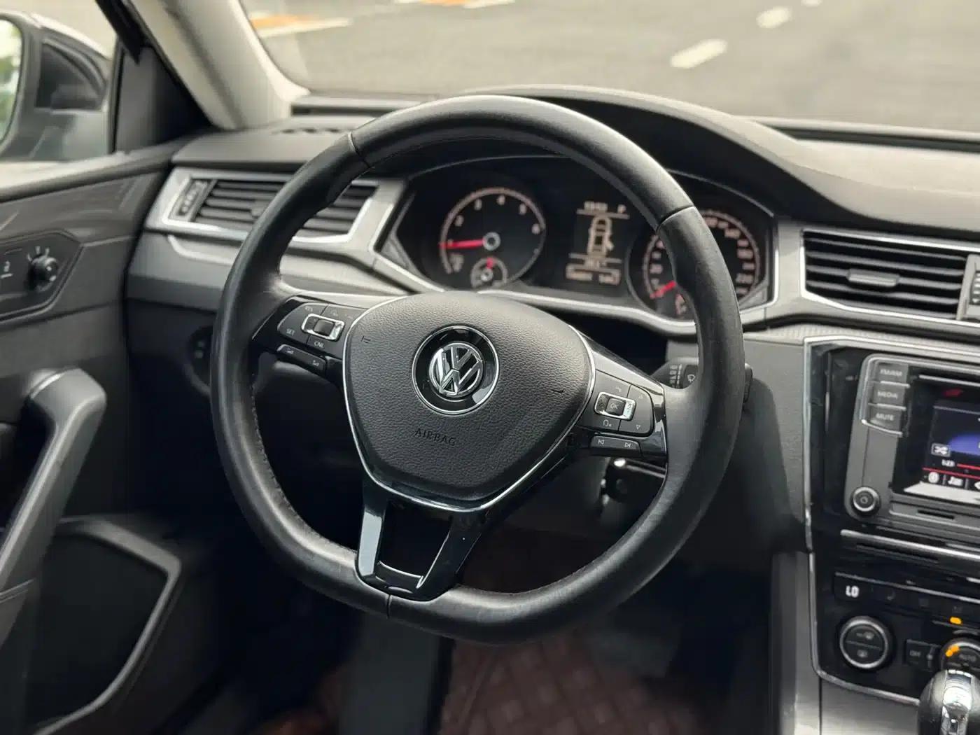 2016 Passat 330TSI DSG Premium Edition — миниатюра 11