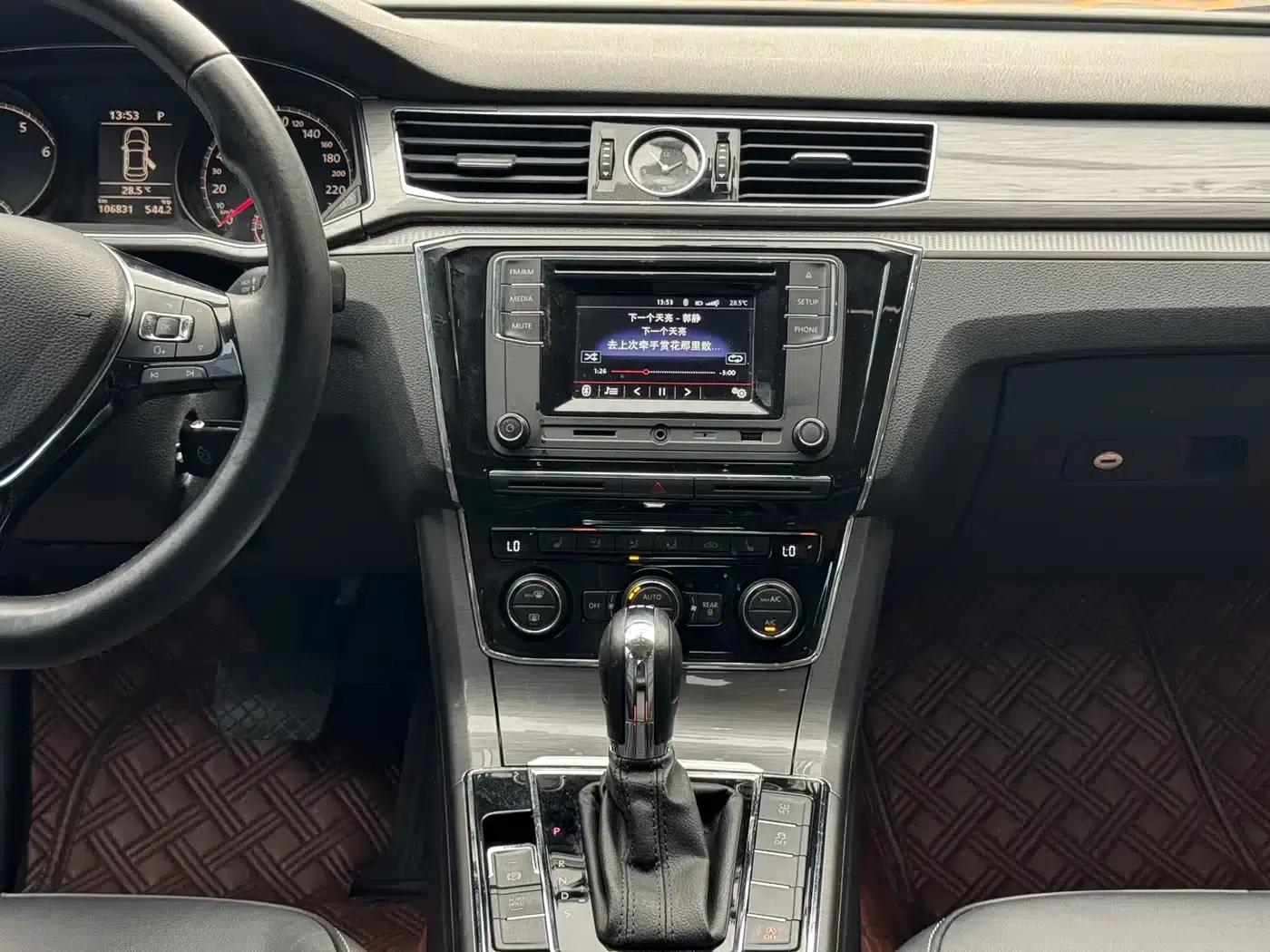 2016 Passat 330TSI DSG Premium Edition — миниатюра 12