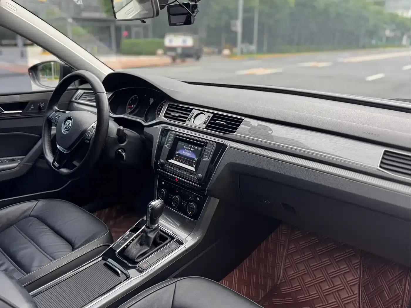 2016 Passat 330TSI DSG Premium Edition — миниатюра 9