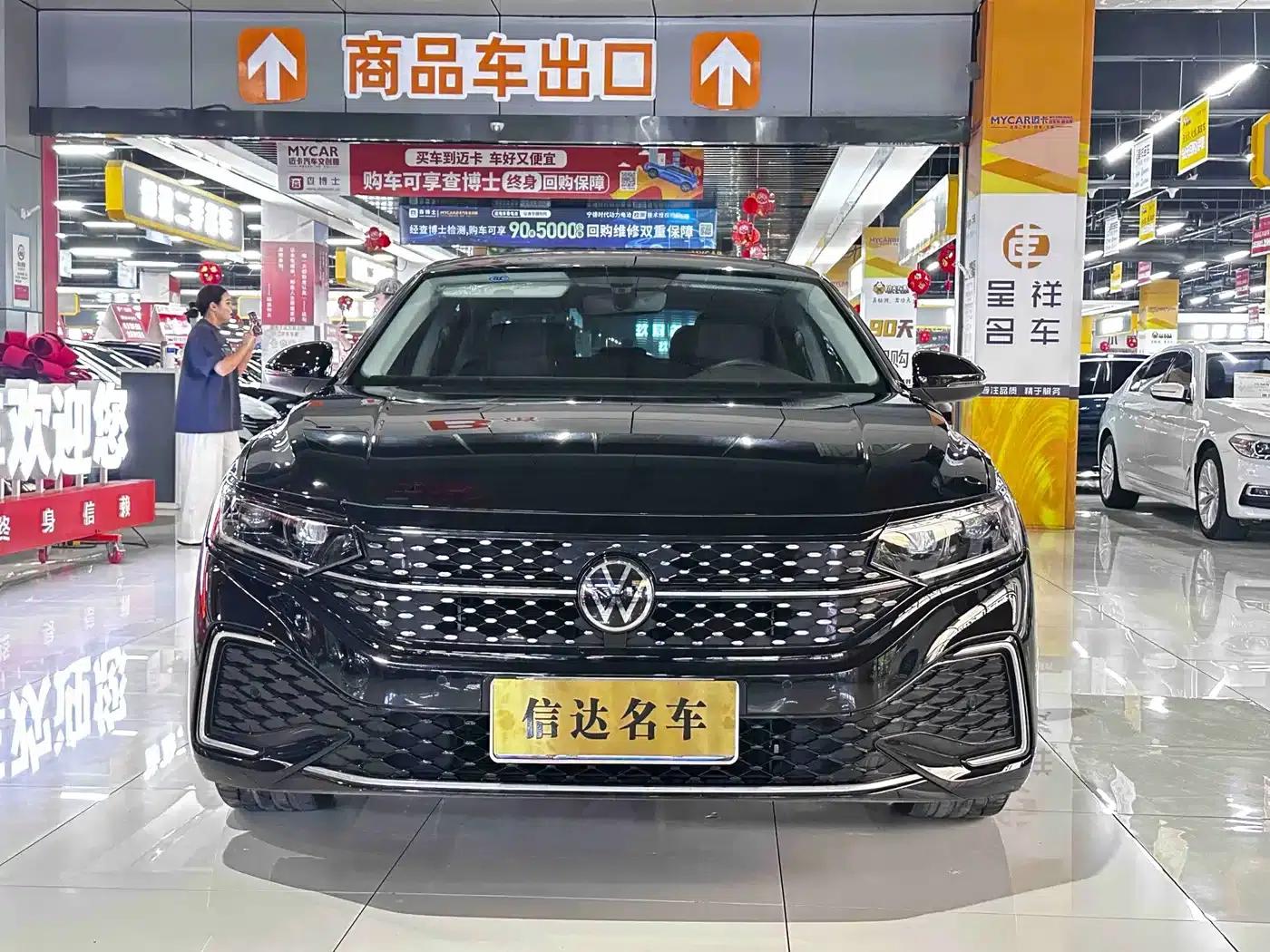 2025 Volkswagen Passat Outstanding Edition 330TSI Starry Sky Elite Edition — миниатюра 2