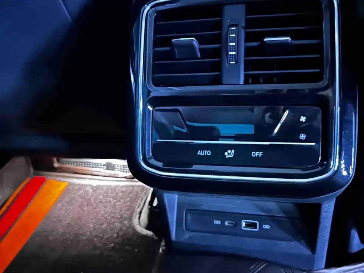 2025 Volkswagen Passat Outstanding Edition 330TSI Starry Sky Elite Edition — миниатюра 16
