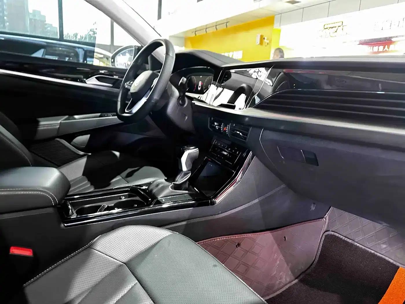 2025 Volkswagen Passat Outstanding Edition 330TSI Starry Sky Elite Edition — миниатюра 17