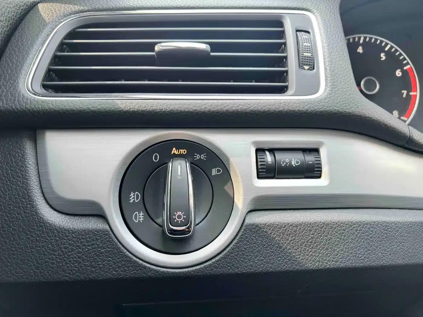 2011 Passat 1.8TSI DSG Premium Edition — миниатюра 11