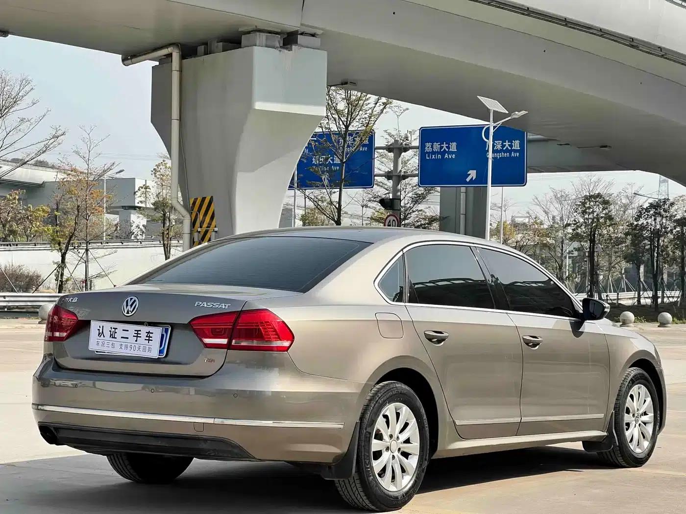 2011 Passat 1.8TSI DSG Premium Edition — миниатюра 9