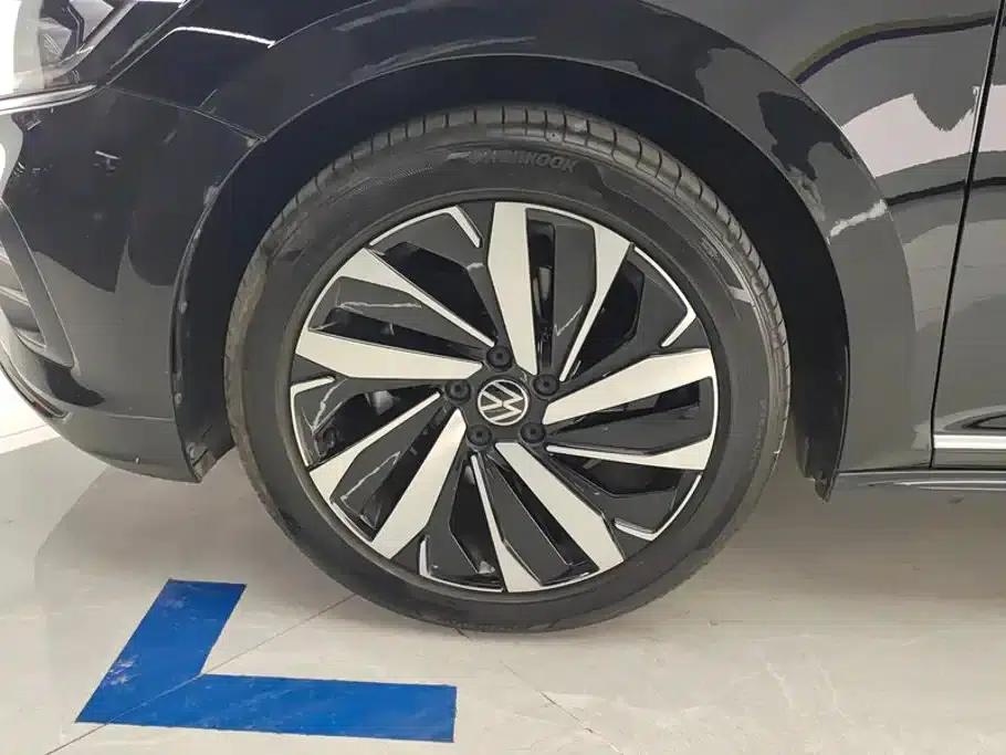 2025 Volkswagen Passat 330TSI Elite Edition — миниатюра 6