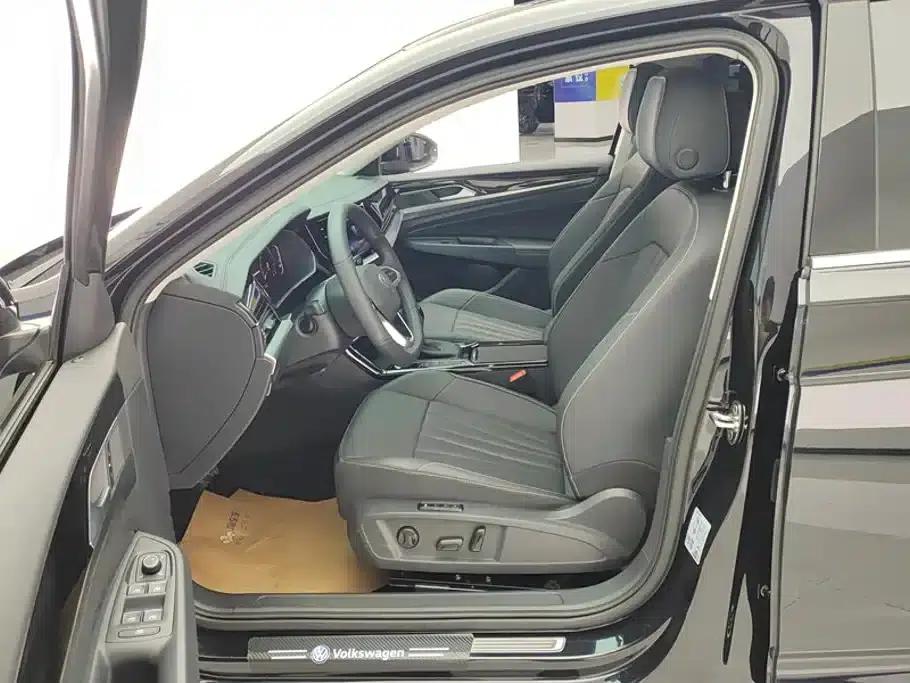 2025 Volkswagen Passat 330TSI Elite Edition — миниатюра 9
