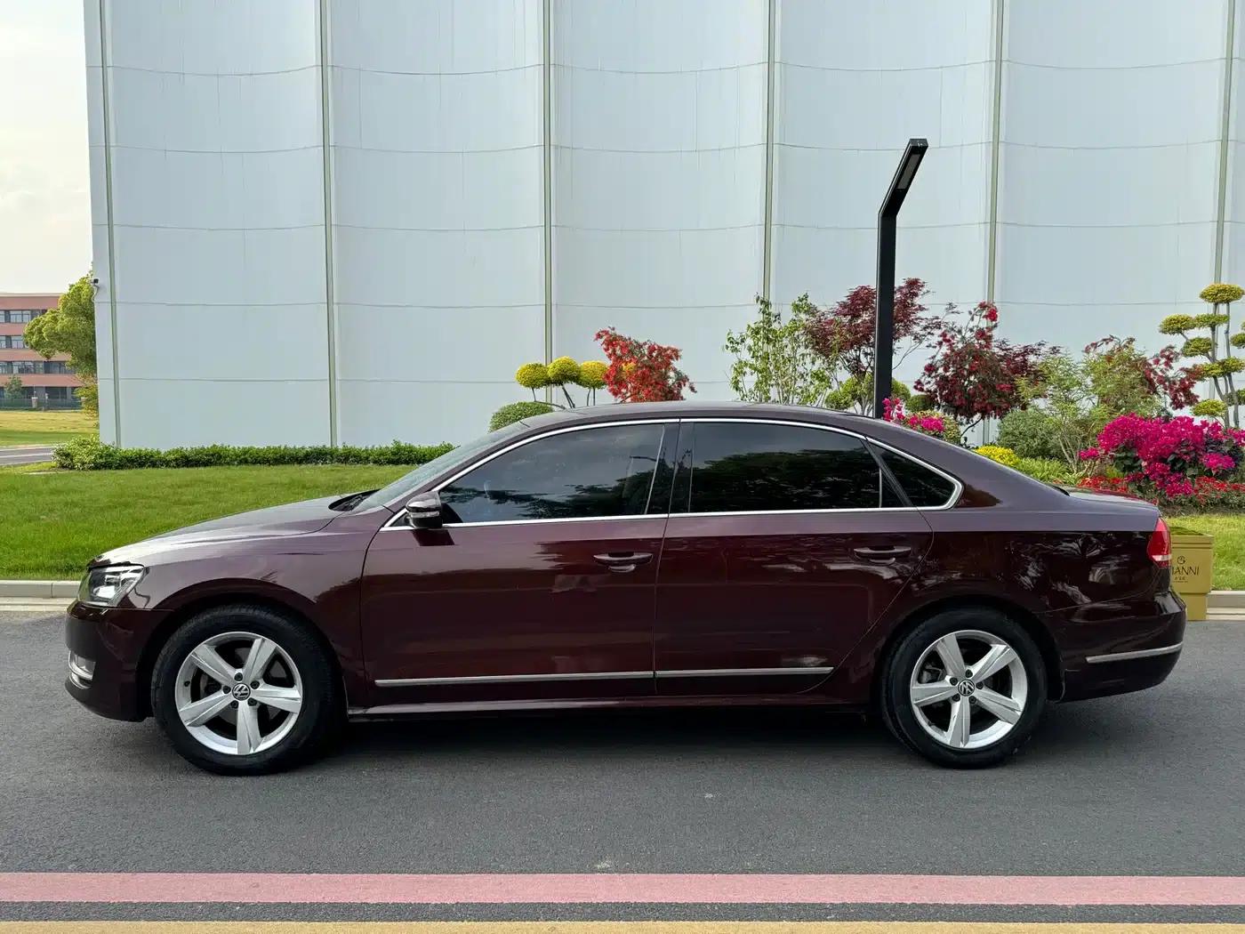 2013 Passat 2.0TSI DSG Royal Edition — миниатюра 3