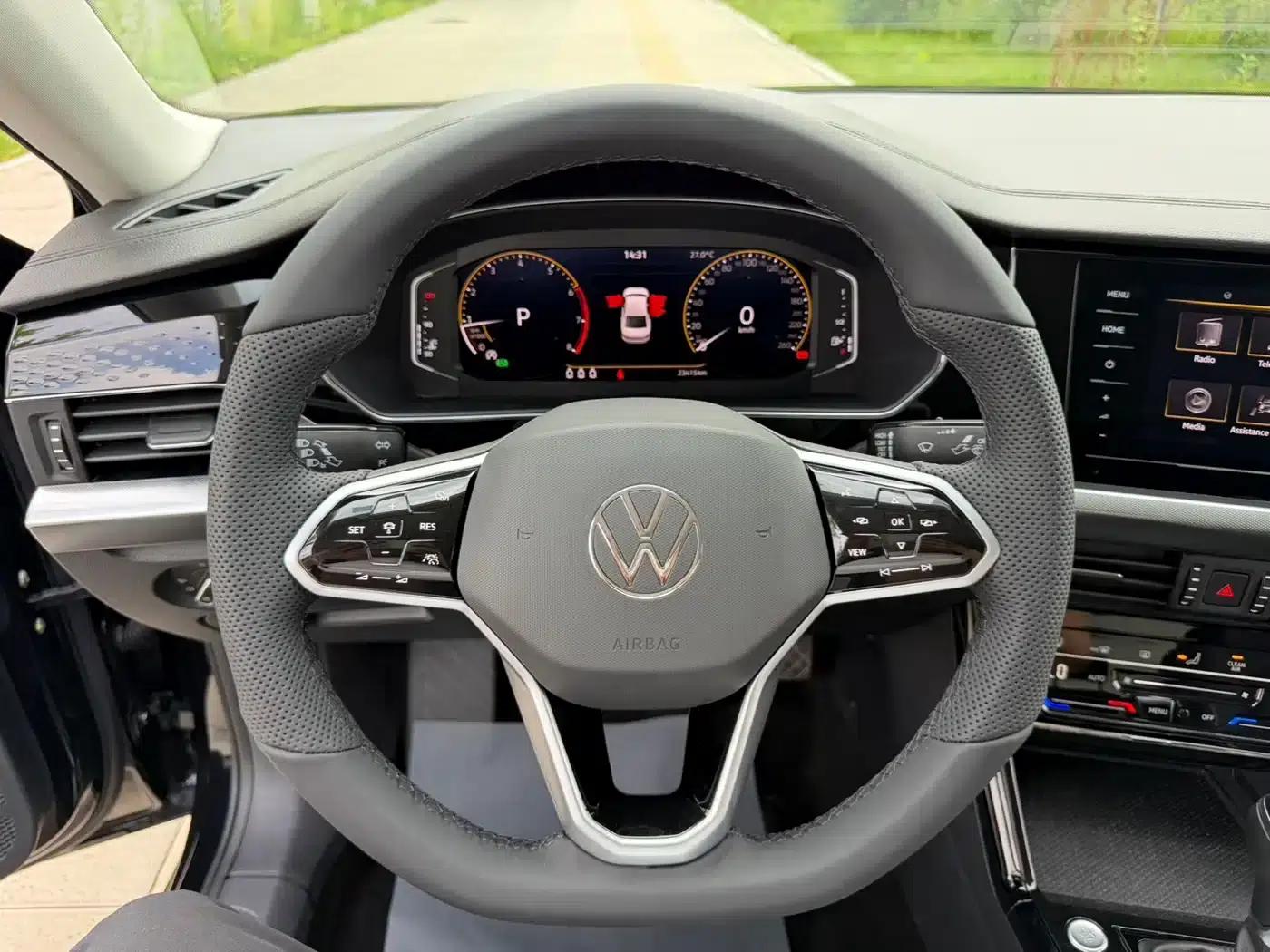 2023 Passat 280TSI Elite Edition — миниатюра 19