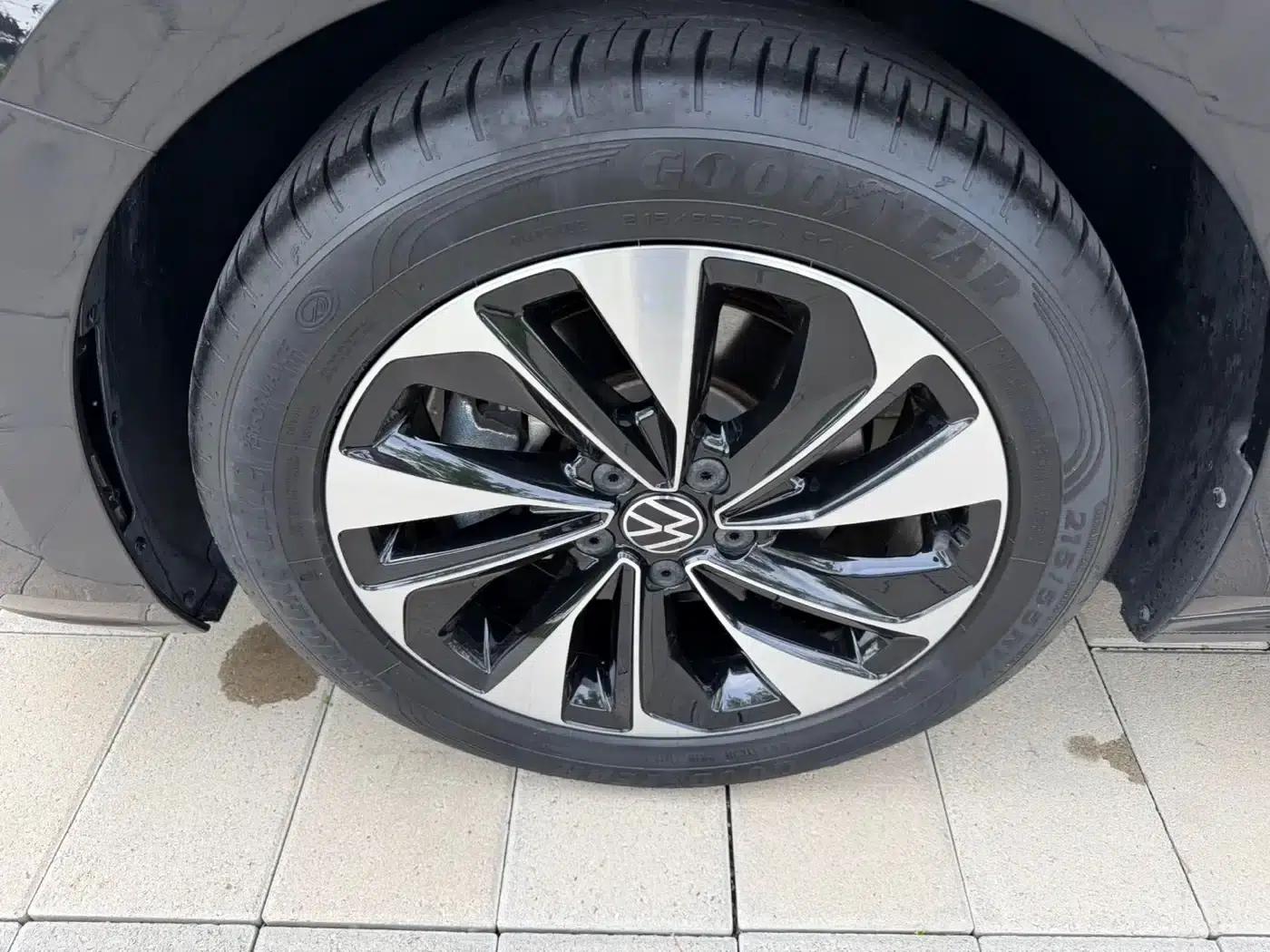 2023 Passat 280TSI Elite Edition — миниатюра 4