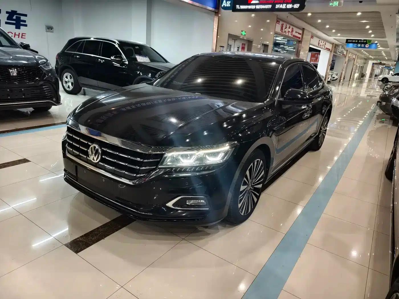 2020 Volkswagen Passat 330TSI Luxury Edition (China VI Emission Standard) — миниатюра 1