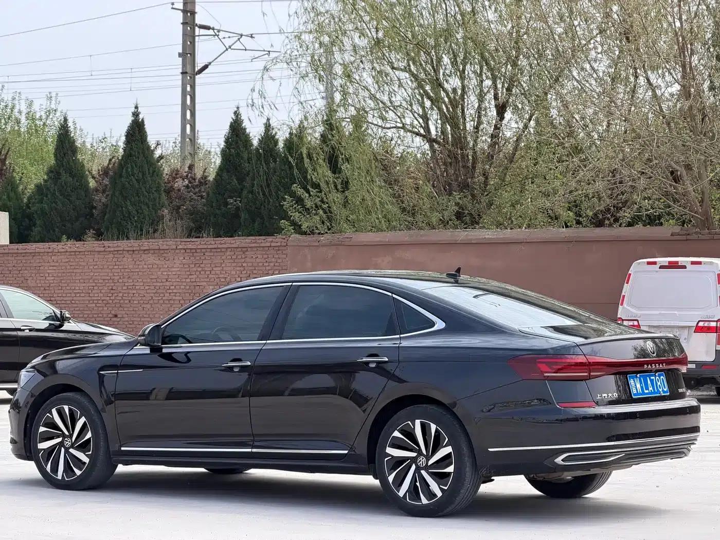 2022 Passat 330TSI Luxury Edition — миниатюра 4