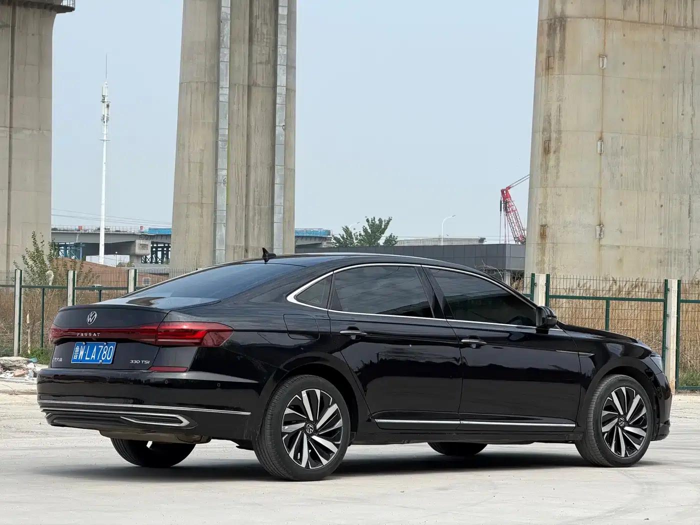 2022 Passat 330TSI Luxury Edition — миниатюра 5