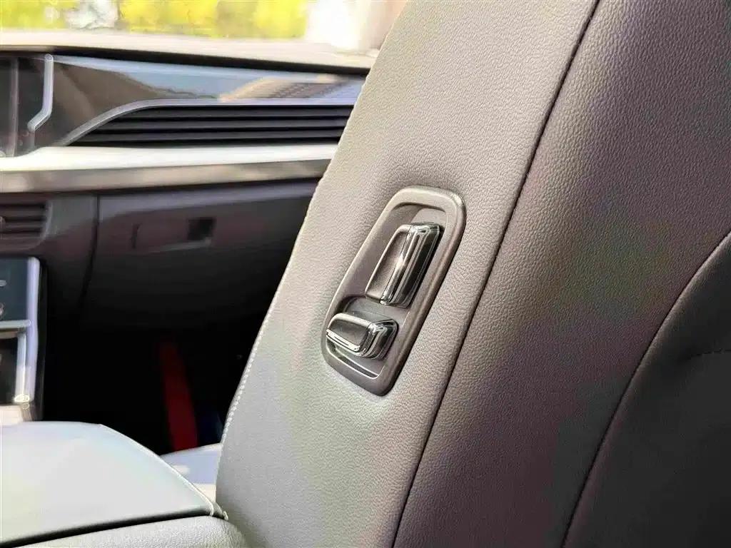 2024 Passat 330TSI Elite Edition — миниатюра 16