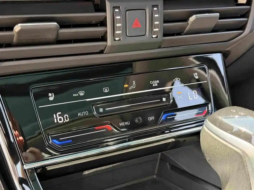2024 Passat 330TSI Elite Edition — миниатюра 20