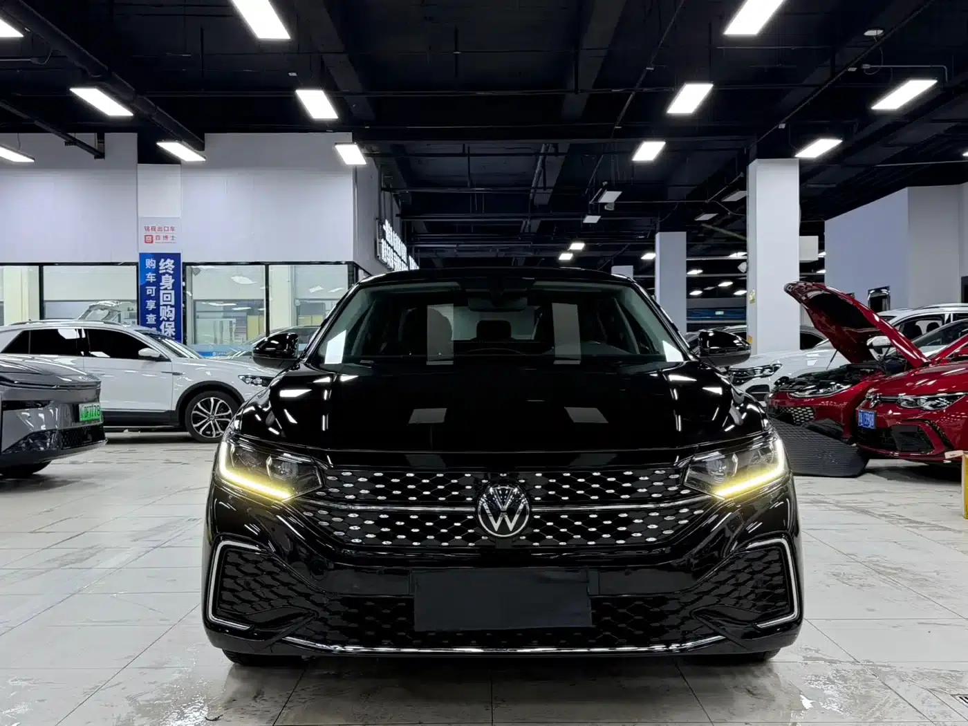 2022 Passat 280TSI Elite Edition — миниатюра 2