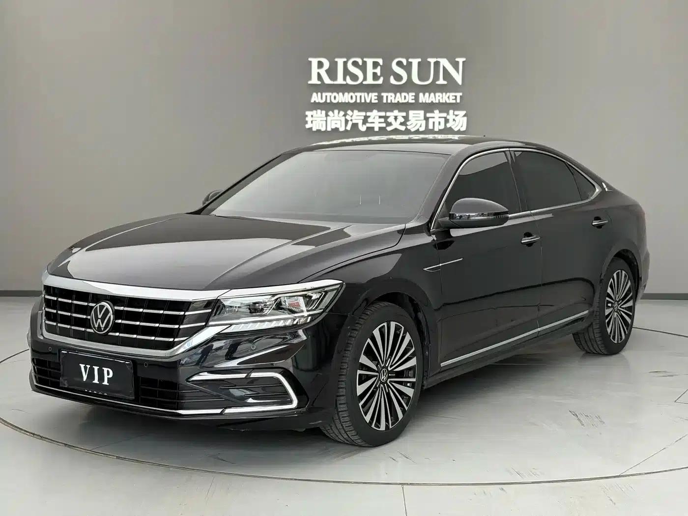 2021 Passat 330TSI Luxury Edition — миниатюра 1