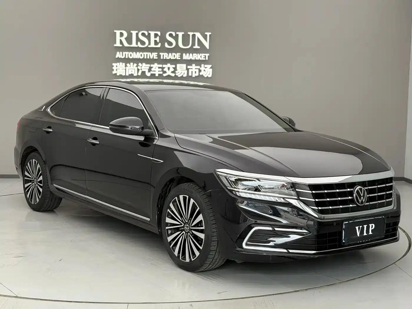 2021 Passat 330TSI Luxury Edition — миниатюра 2