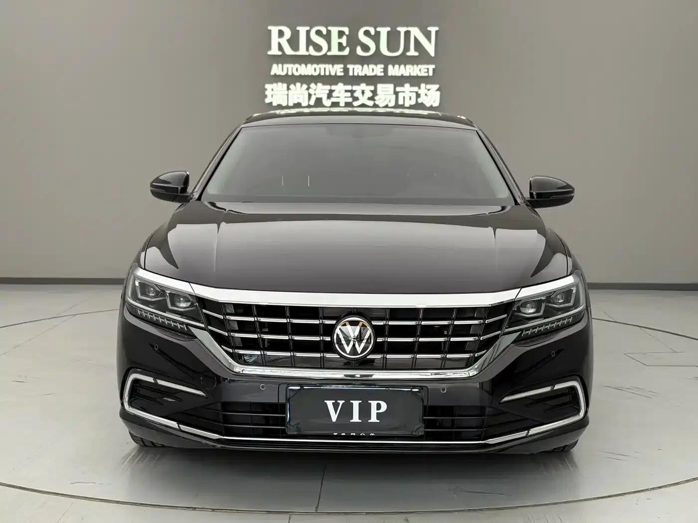2021 Passat 330TSI Luxury Edition — миниатюра 3