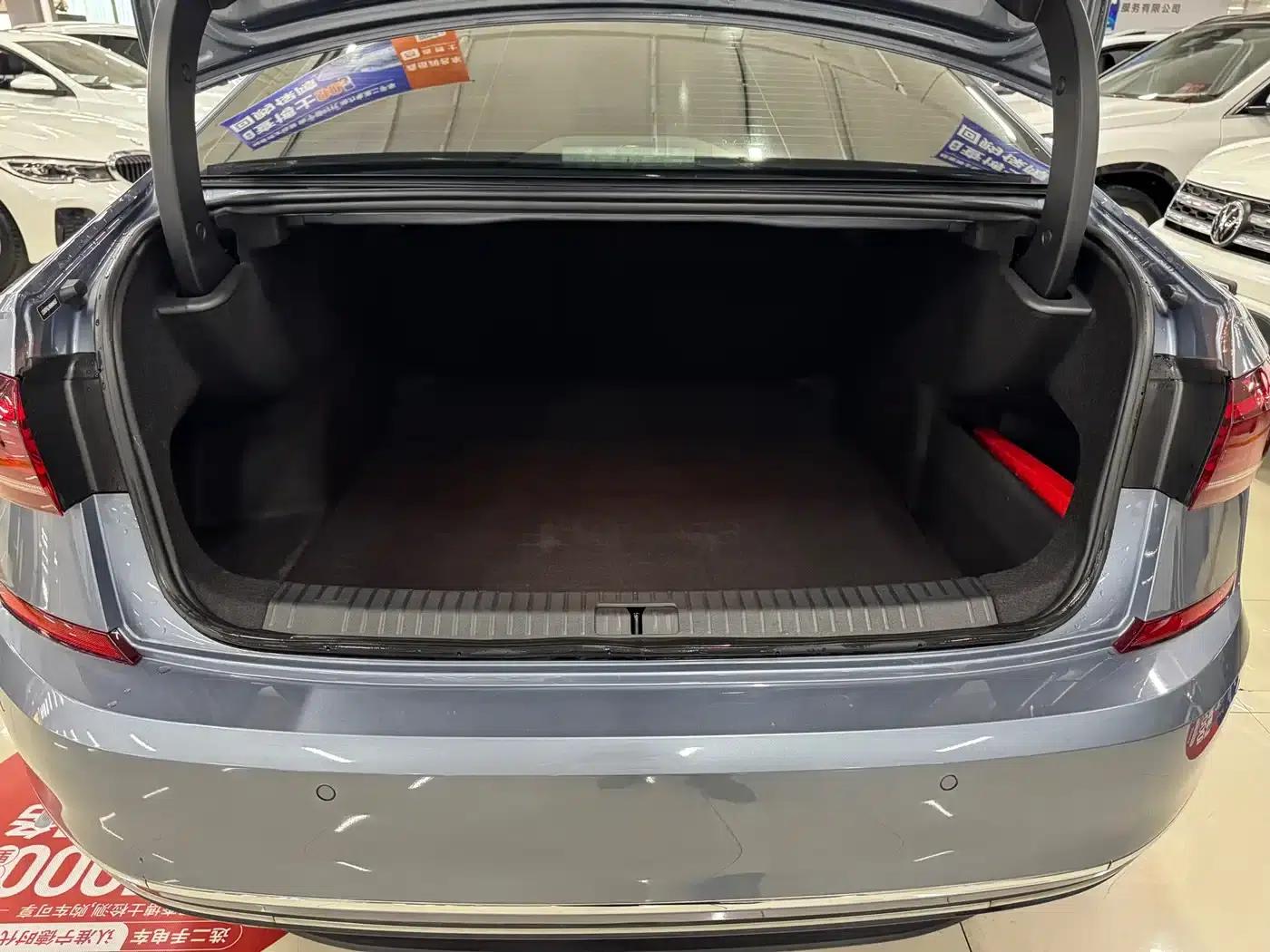 2022 Volkswagen Passat 330TSI Starry Sky Premium Edition — миниатюра 12