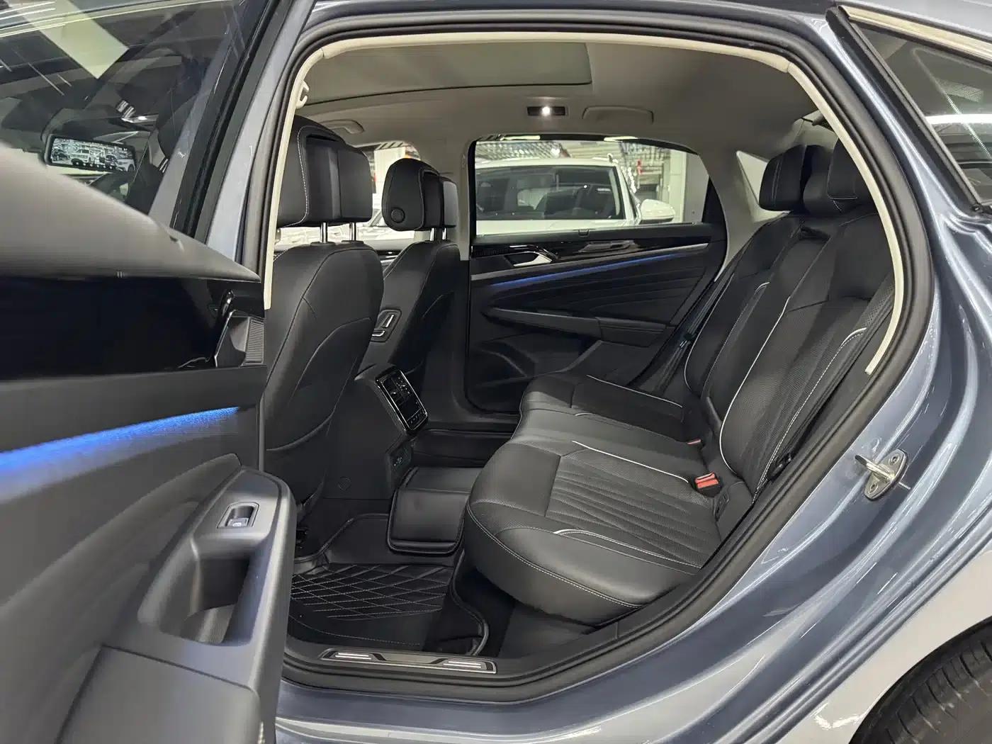 2022 Volkswagen Passat 330TSI Starry Sky Premium Edition — миниатюра 5