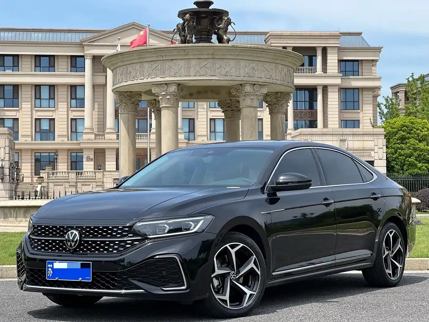 2023 Passat Facelift 330TSI Starry Sky Luxury Edition — миниатюра 1