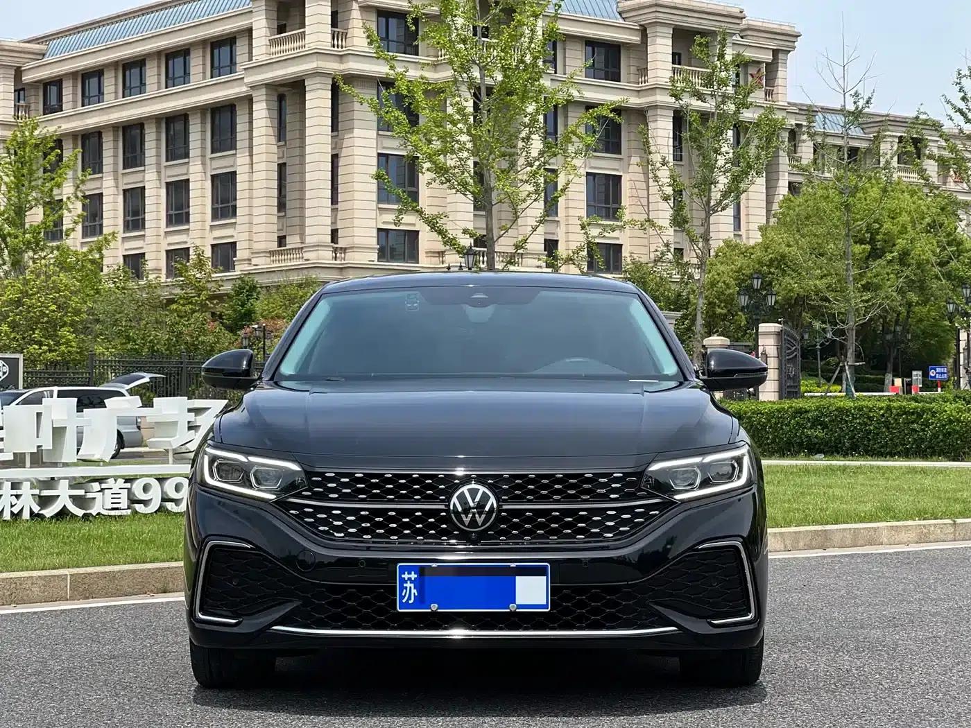 2023 Passat Facelift 330TSI Starry Sky Luxury Edition — миниатюра 2