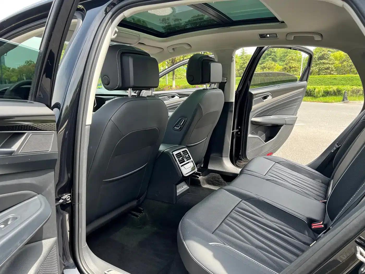 2023 Passat Facelift 330TSI Starry Sky Luxury Edition — миниатюра 11