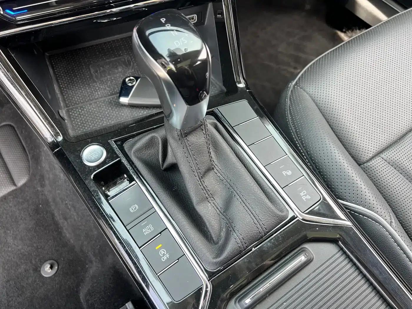 2023 Passat Facelift 330TSI Starry Sky Luxury Edition — миниатюра 17