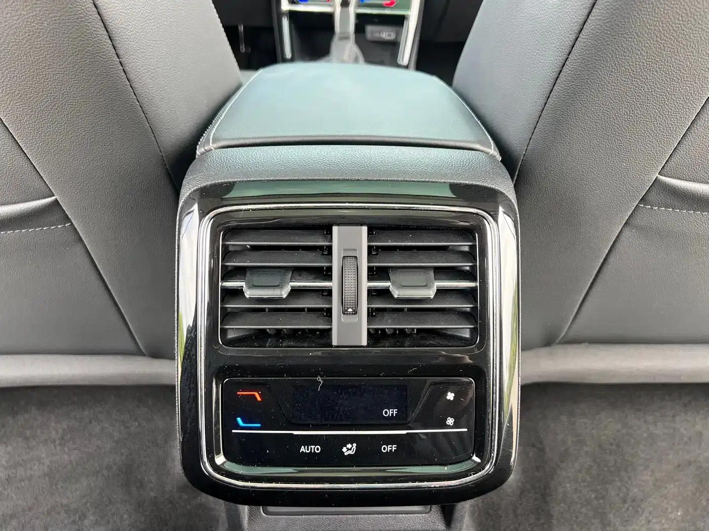 2023 Passat Facelift 330TSI Starry Sky Luxury Edition — миниатюра 18