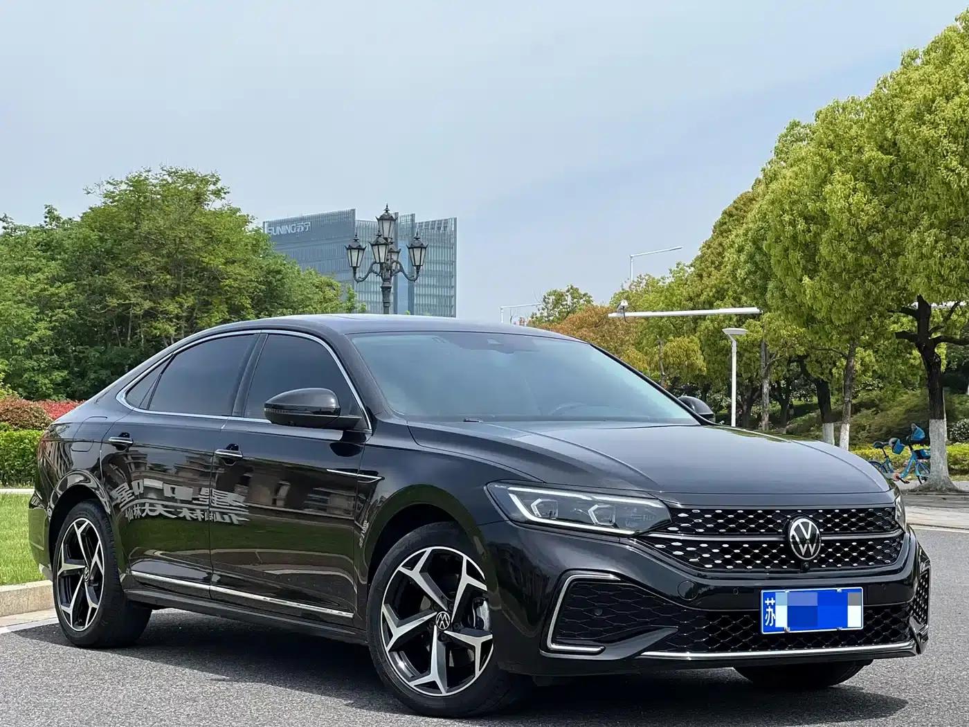 2023 Passat Facelift 330TSI Starry Sky Luxury Edition — миниатюра 3