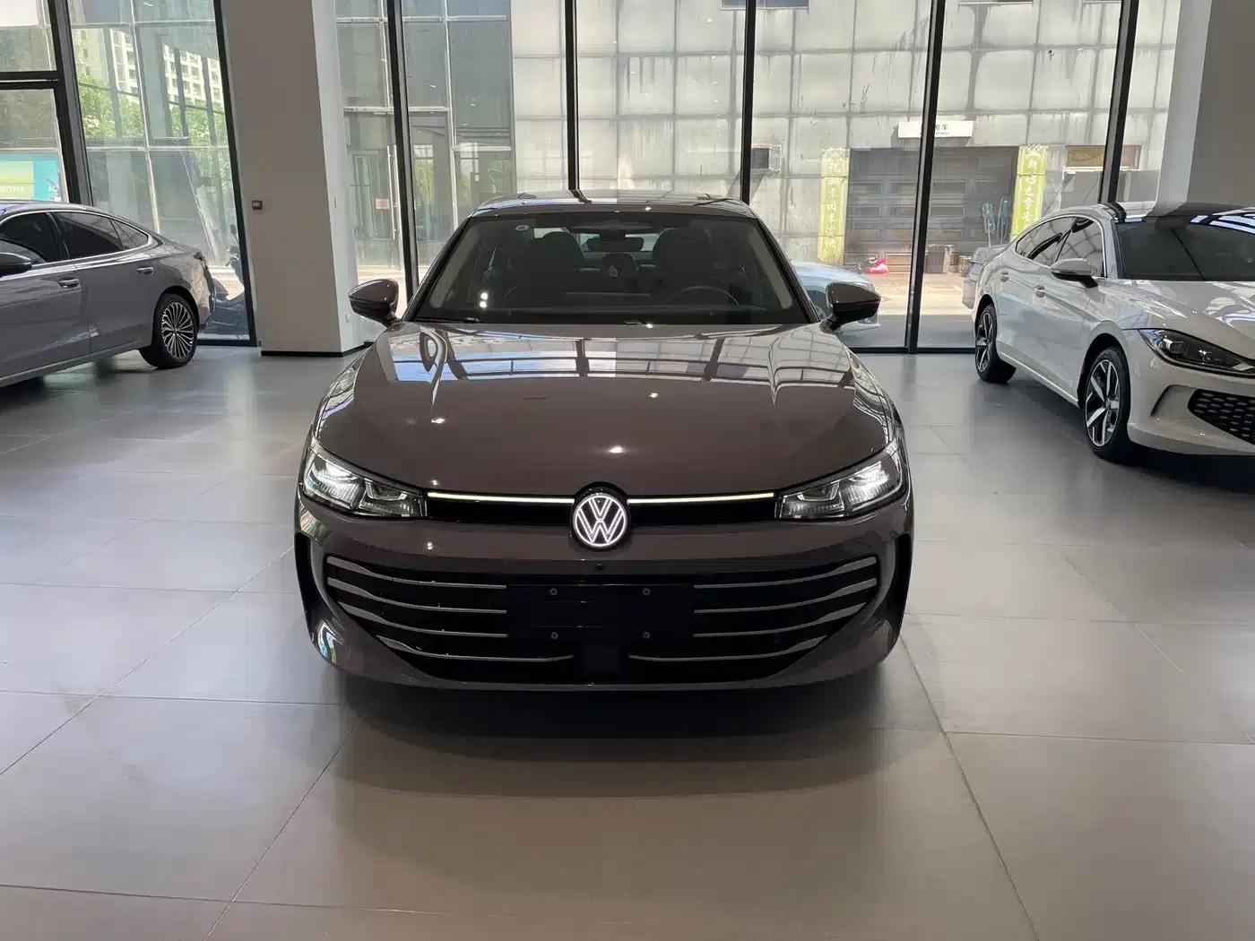 2025 Passat Pro 380TSI Starry Dragon Edition — миниатюра 2