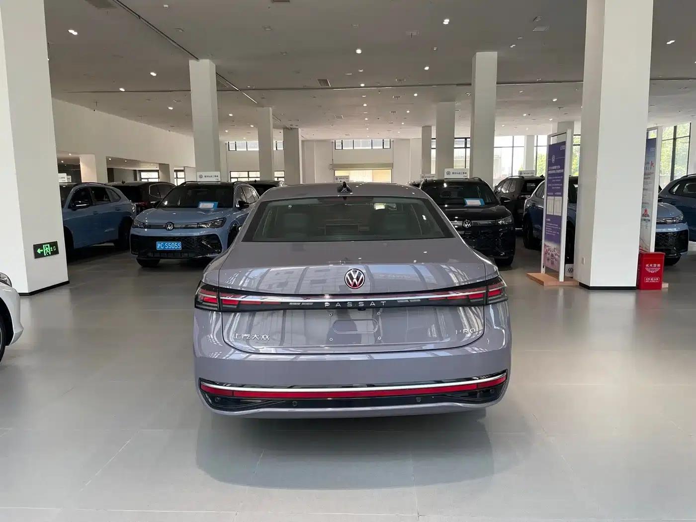 2025 Passat Pro 380TSI Starry Dragon Edition — миниатюра 11