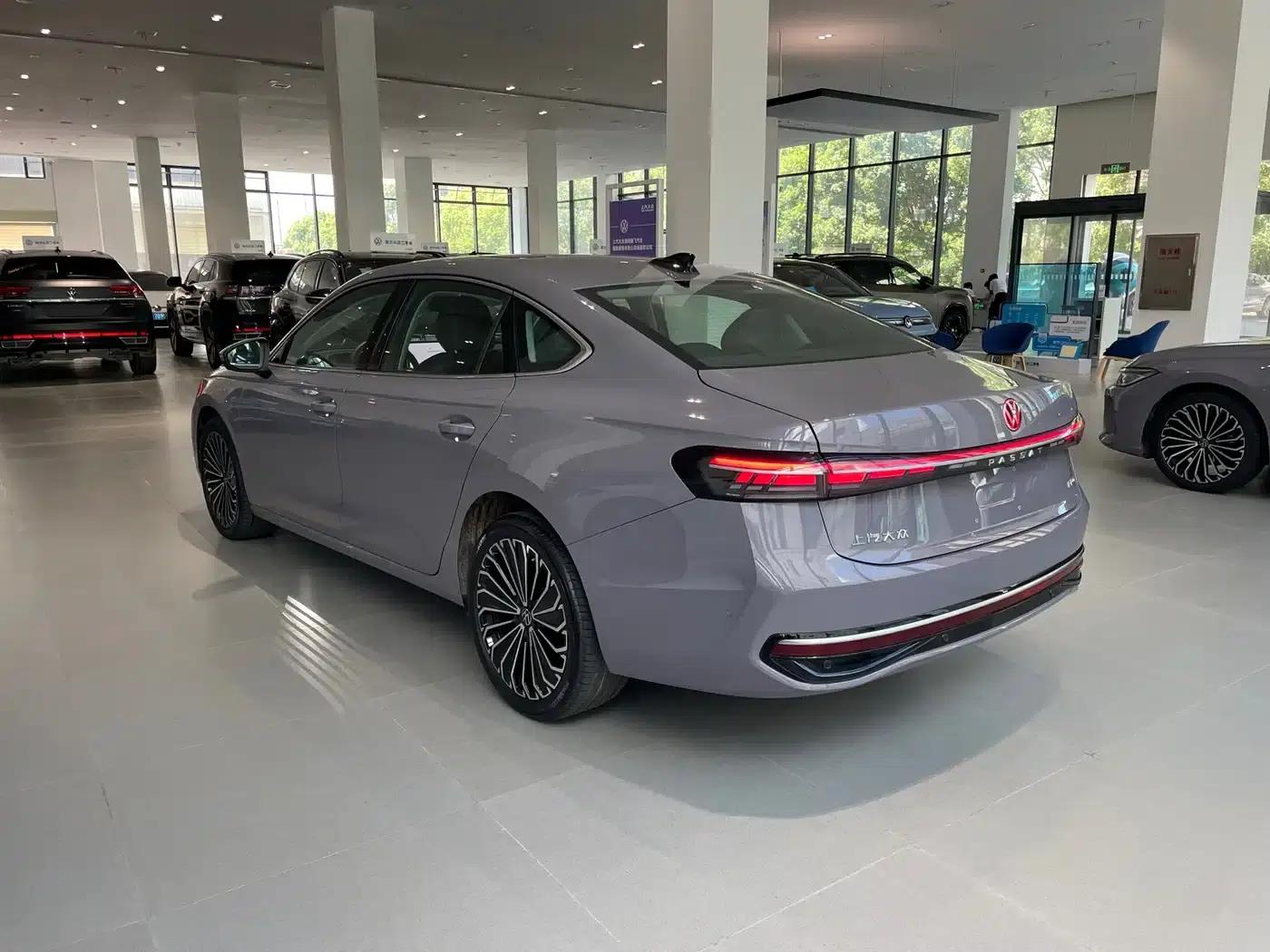 2025 Passat Pro 380TSI Starry Dragon Edition — миниатюра 12