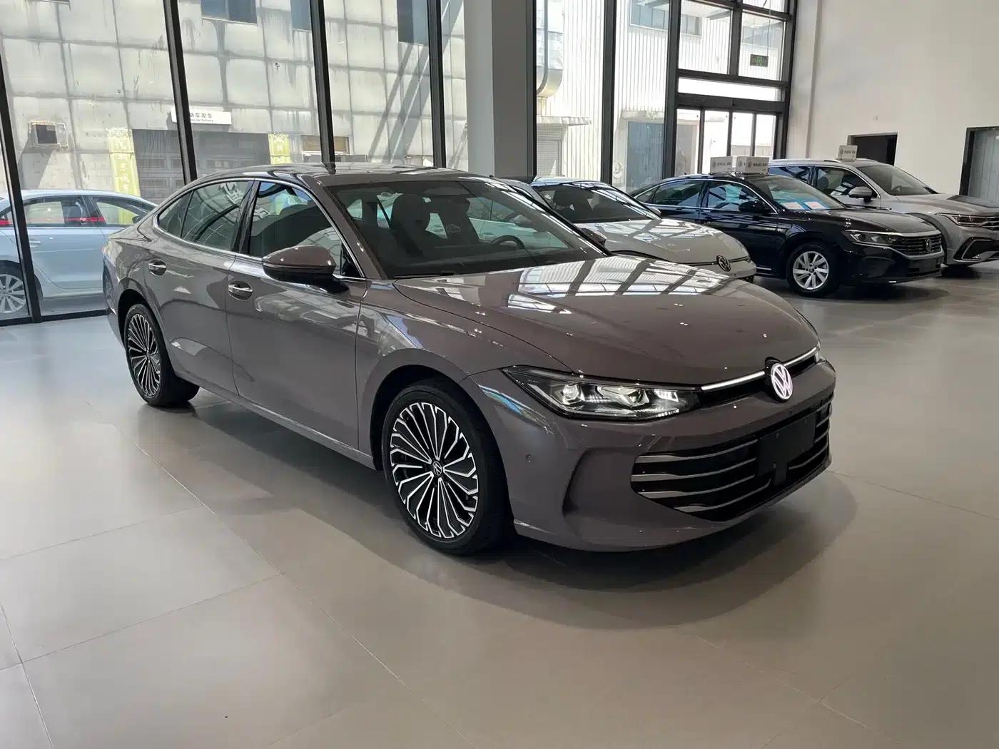 2025 Passat Pro 380TSI Starry Dragon Edition — миниатюра 3