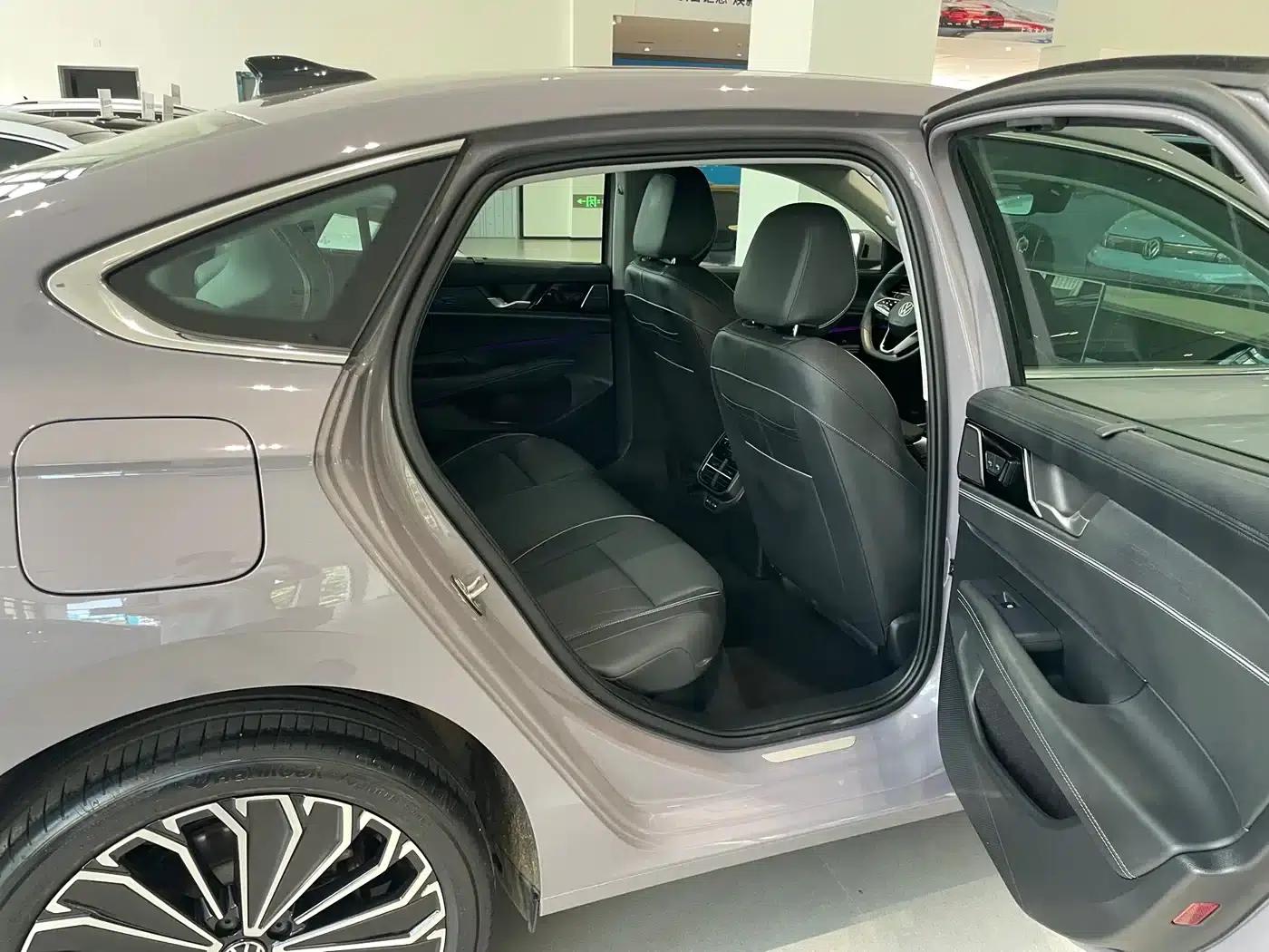 2025 Passat Pro 380TSI Starry Dragon Edition — миниатюра 9