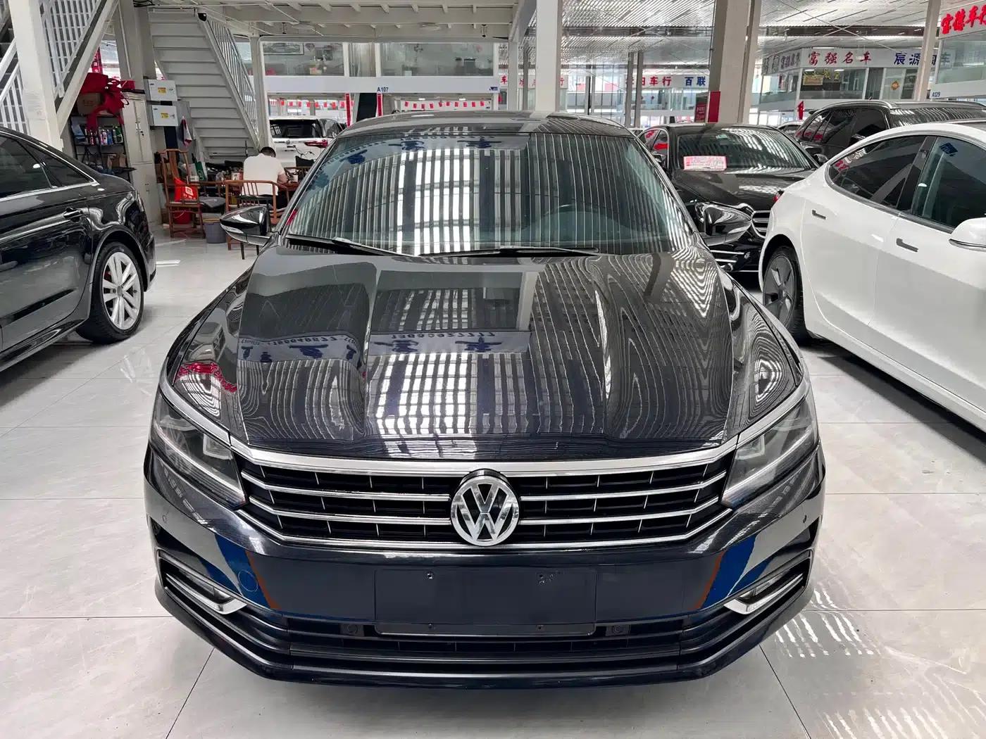 2017 Passat 330TSI DSG Premium Edition — миниатюра 1